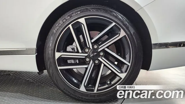 Genesis G80 Бензин 2.5 турбо AWD — Фото автомобиля 5