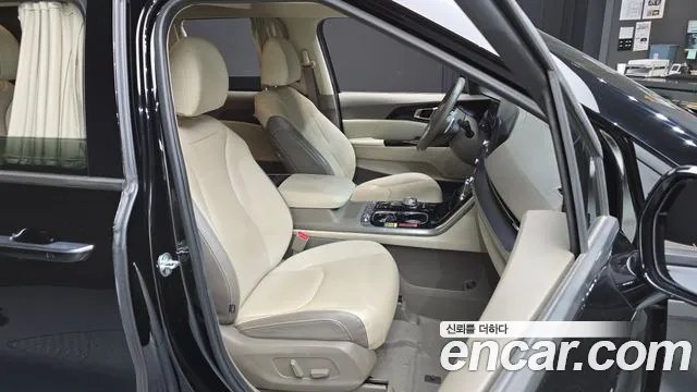 Kia Canival Carnival 4 поколение Бензин 7 мест Hi-Limousine — Фото автомобиля 11