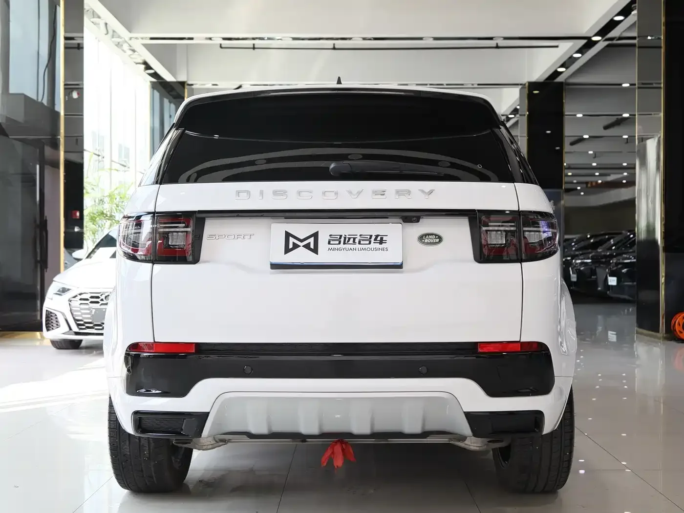 Land Rover Discovery Sport 2025 249PS Performance Tech Edition — Фото автомобиля 18