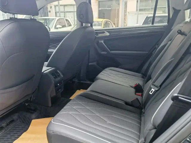 Volkswagen Tiguan L — Фото автомобиля 7