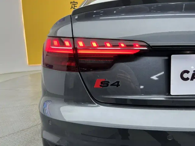 Audi S4 — Фото автомобиля 8