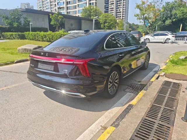 Hongqi H5 — Фото автомобиля 7