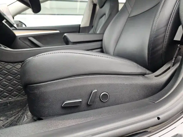 Tesla Model 3 — Фото автомобиля 8