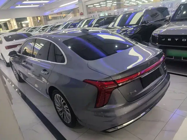 Hongqi H5 — Фото автомобиля 22