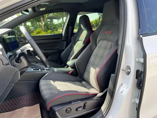 Volkswagen Golf GTI — Фото автомобиля 5
