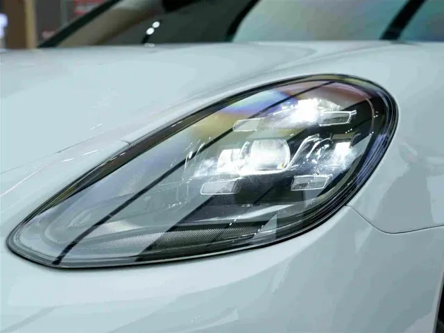 Porsche Panamera — Фото автомобиля 22