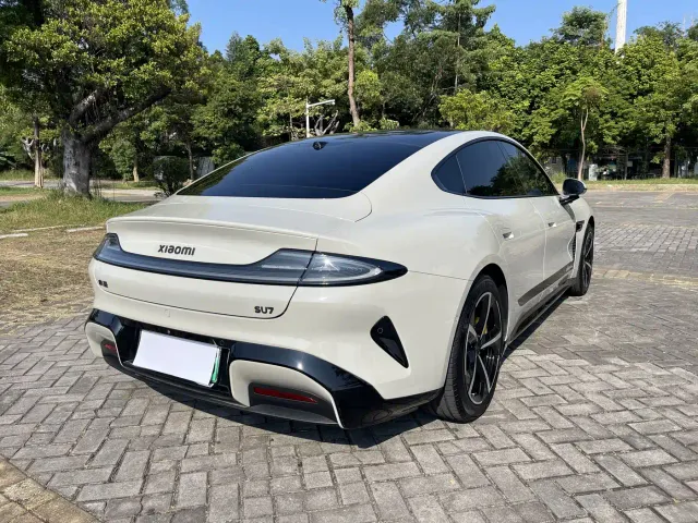 Xiaomi SU7 — Фото автомобиля 7