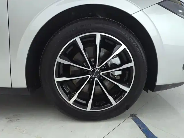 Roewe D7 — Фото автомобиля 6