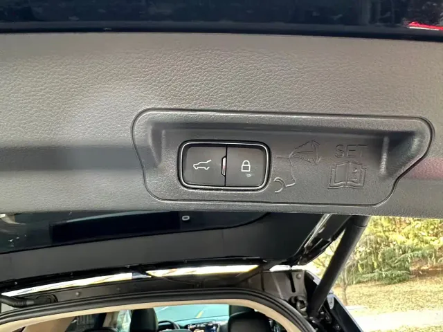 Ford Explorer — Фото автомобиля 28