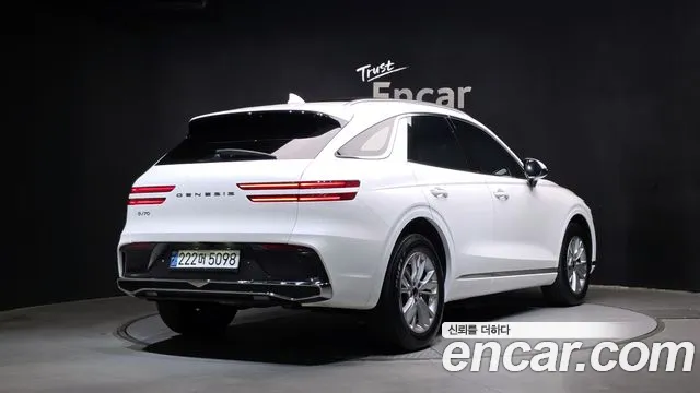 Genesis GV70 2.5T Бензин 2WD — Фото автомобиля 2
