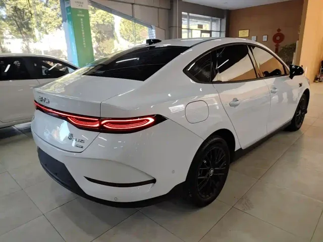 BYD Qin PLUS — Фото автомобиля 6