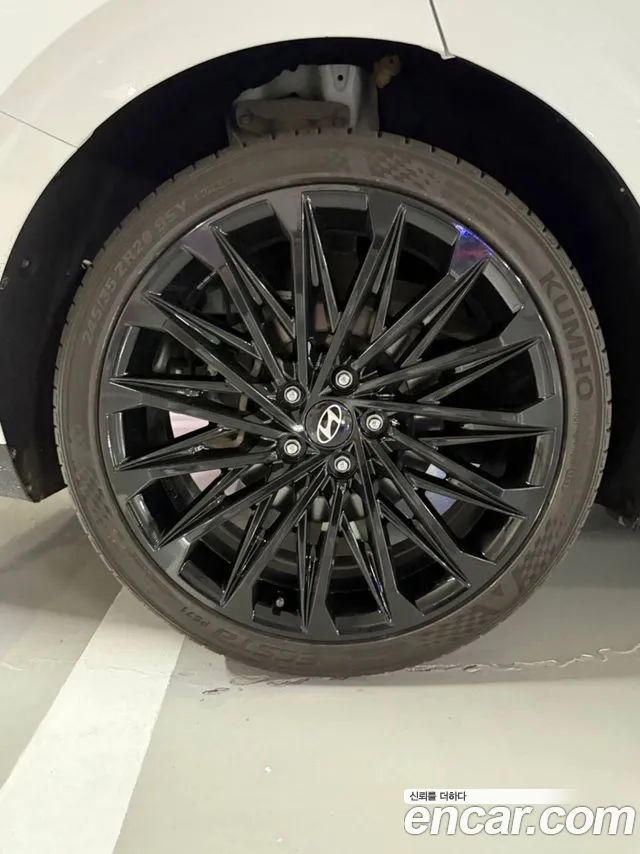 Hyundai Grandeur Grandeur (GN7) 2.5 Бензин 2WD — Фото автомобиля 16