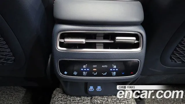 Genesis GV70 — Фото автомобиля 19