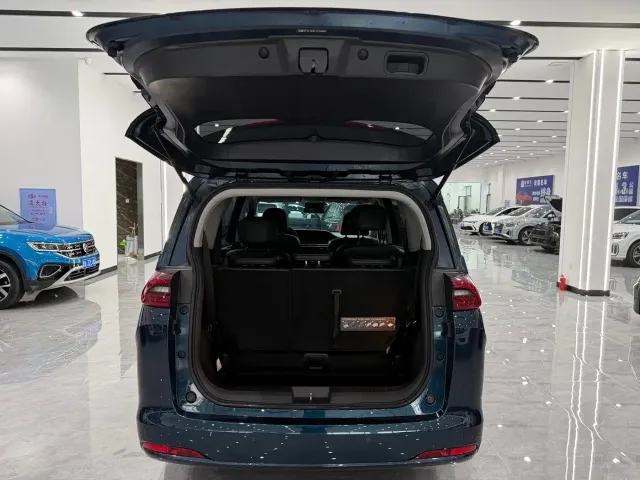 GAC Trumpchi M6 — Фото автомобиля 10