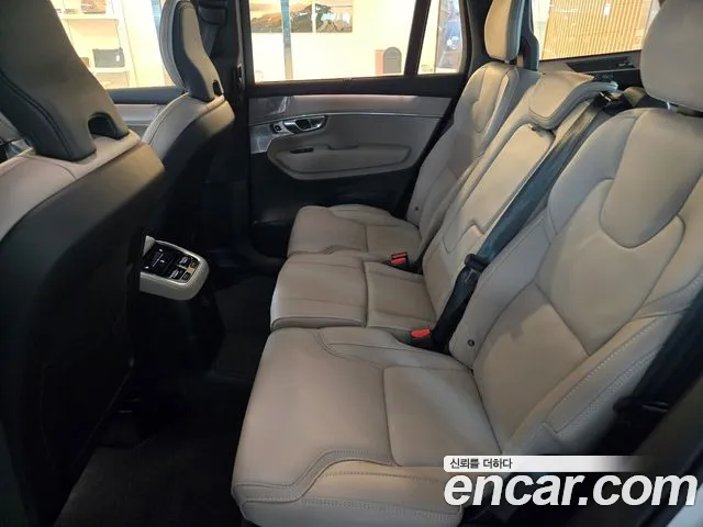 Volvo XC90 — Фото автомобиля 13