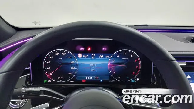 Mercedes-Benz E-Class — Фото автомобиля 8