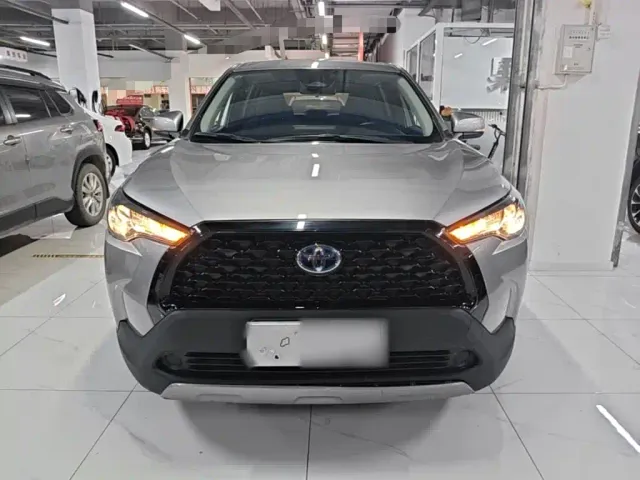 Toyota Corolla Cross — Фото автомобиля 2