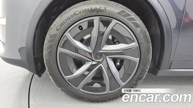 Tesla Model X — Фото автомобиля 5