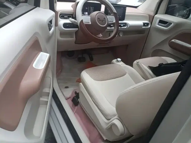 Wuling Hongguang Mini EV — Фото автомобиля 15