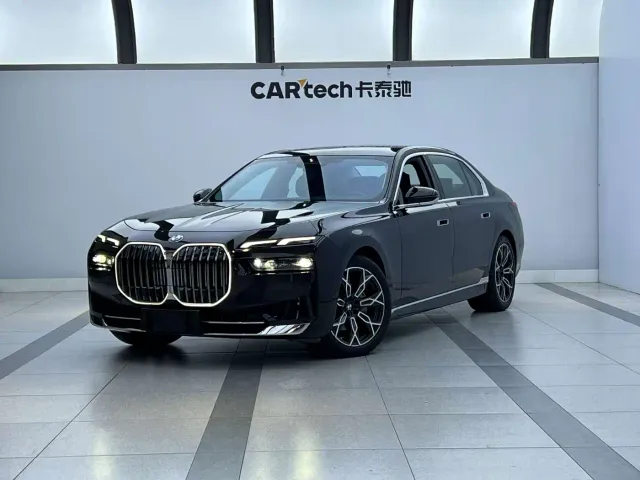 Фотография автомобиля — BMW 7 Series