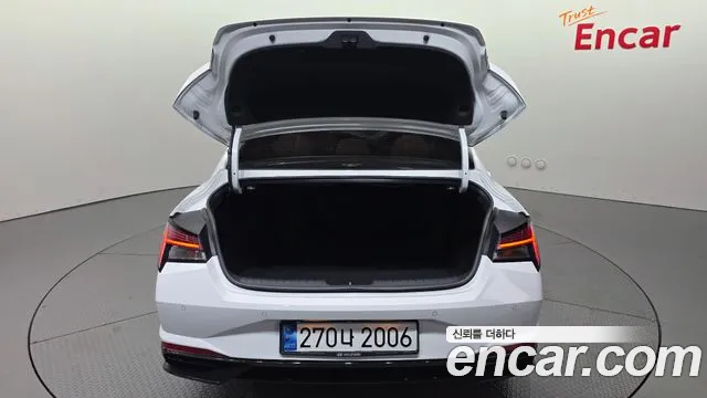 Hyundai AVANTE Avante (CN7) — Фото автомобиля 19