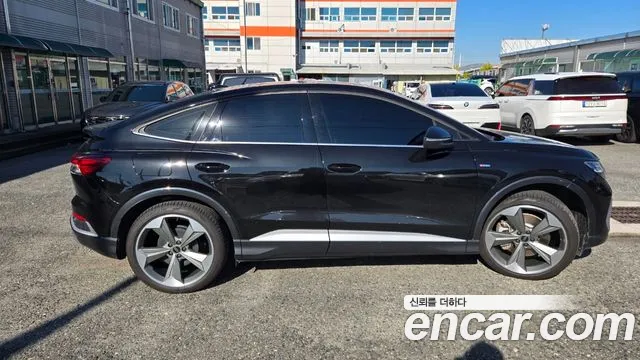 Audi Q4 e-tron F4 — Фото автомобиля 3