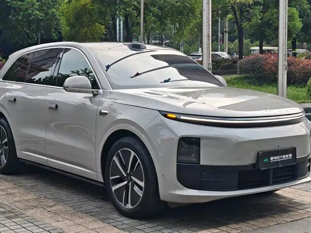 Li Auto L6 — Фото автомобиля 3