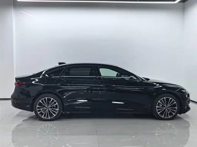 Audi A6L e-tron — Фото автомобиля 4