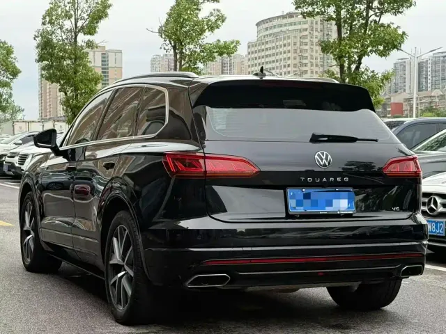 Volkswagen Touareg — Фото автомобиля 8