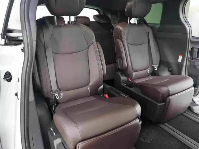 Toyota Granvia — Фото автомобиля 11