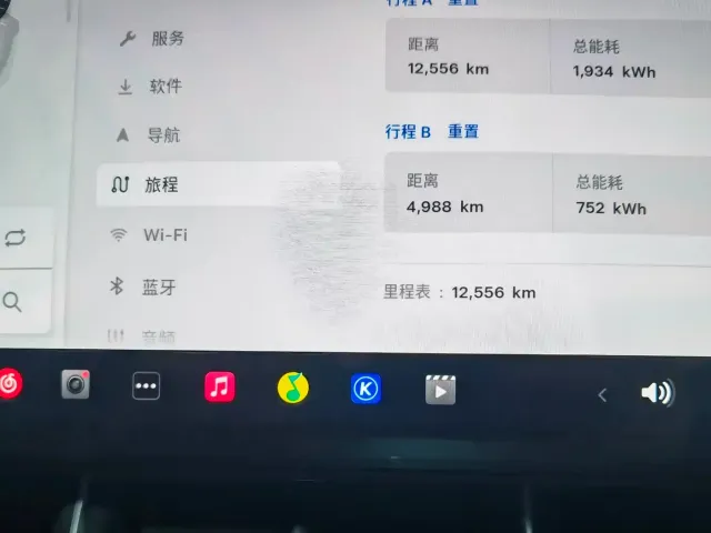 Tesla Model Y L — Фото автомобиля 20