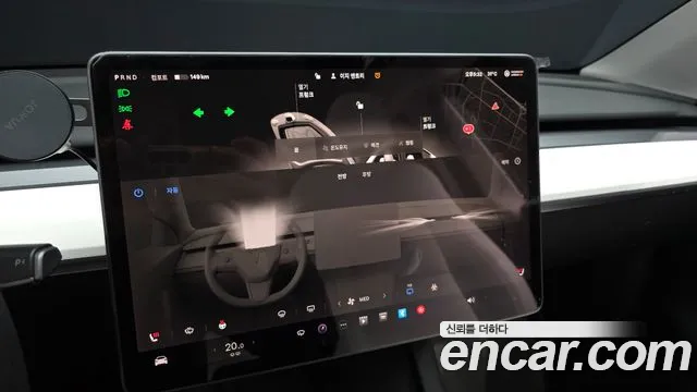 Tesla Model Y — Фото автомобиля 16