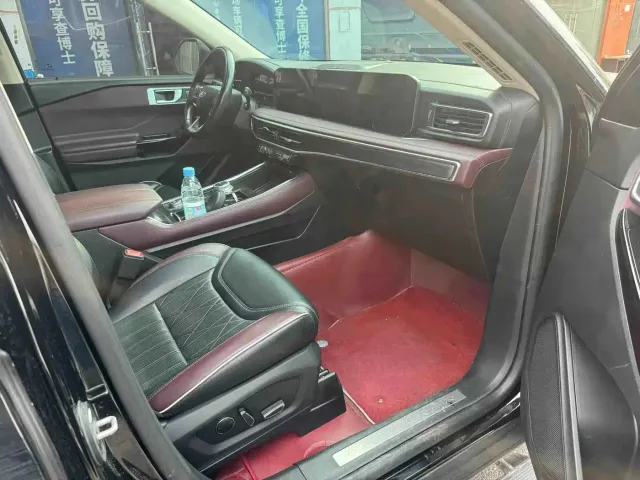 Ford Explorer — Фото автомобиля 5