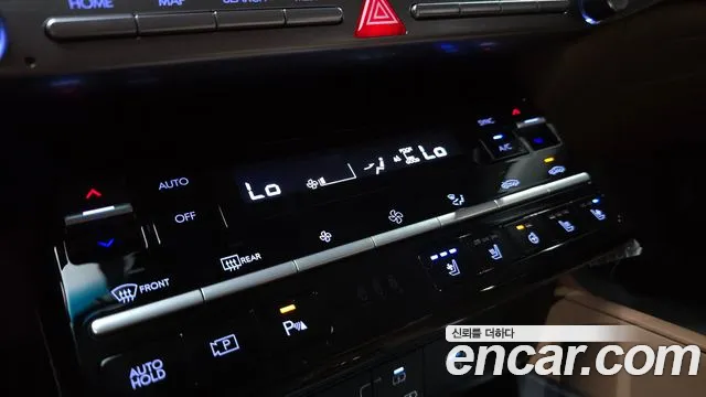 Hyundai Grandeur Grandeur (GN7) 2.5 Бензин 2WD — Фото автомобиля 16