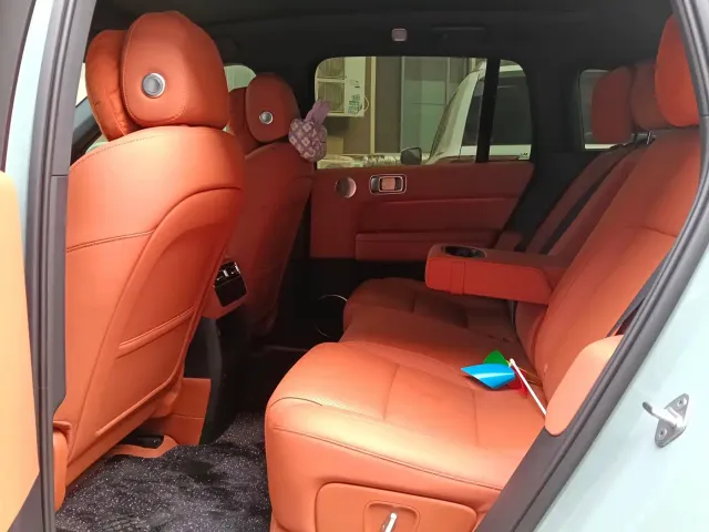 Li Auto L6 — Фото автомобиля 6