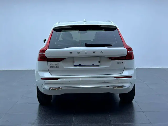 Volvo XC60 — Фото автомобиля 4