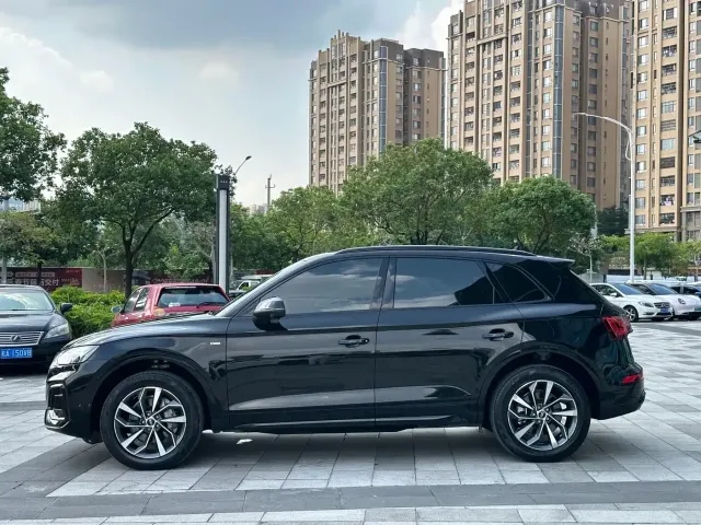 Audi Q5L — Фото автомобиля 4
