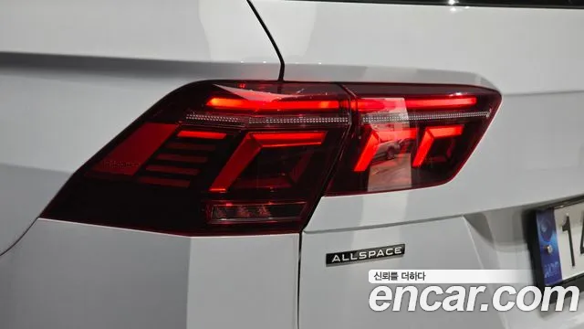 Volkswagen Tiguan — Фото автомобиля 23