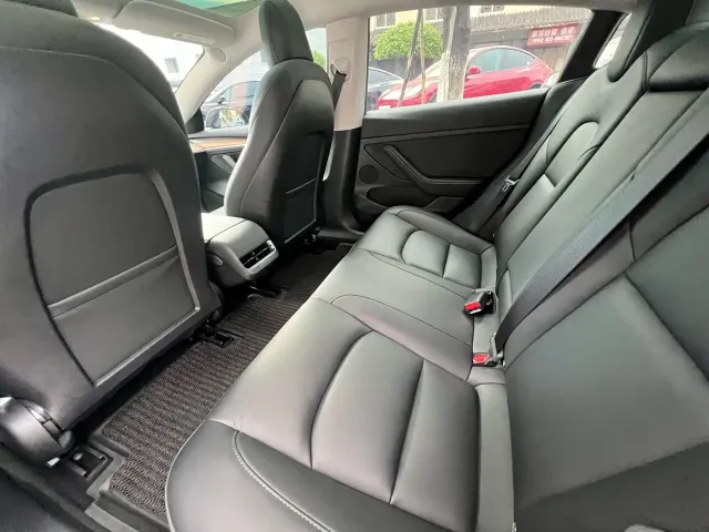 Tesla Model 3 — Фото автомобиля 7