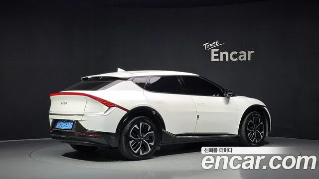 Kia EV6 — Фото автомобиля 2