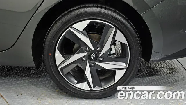 Hyundai Avante CN7 — Фото автомобиля 21