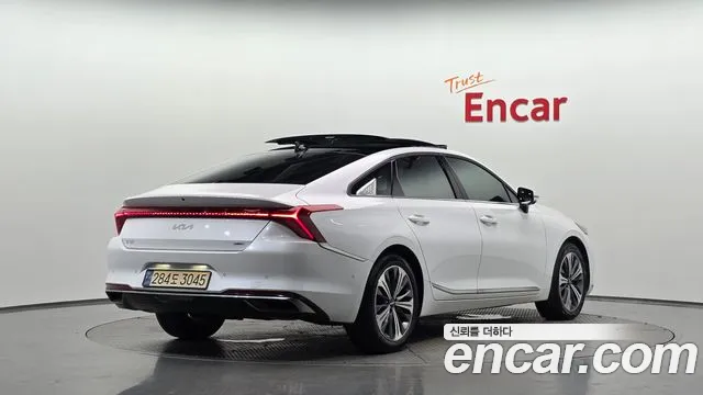 Kia K8 Hybrid — Фото автомобиля 2
