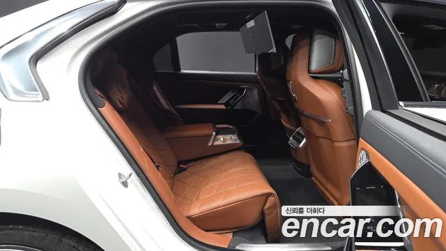 BMW 7-Series 7 серия (G70) — Фото автомобиля 12