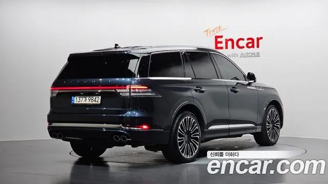 Lincoln Aviator — Фото автомобиля 2