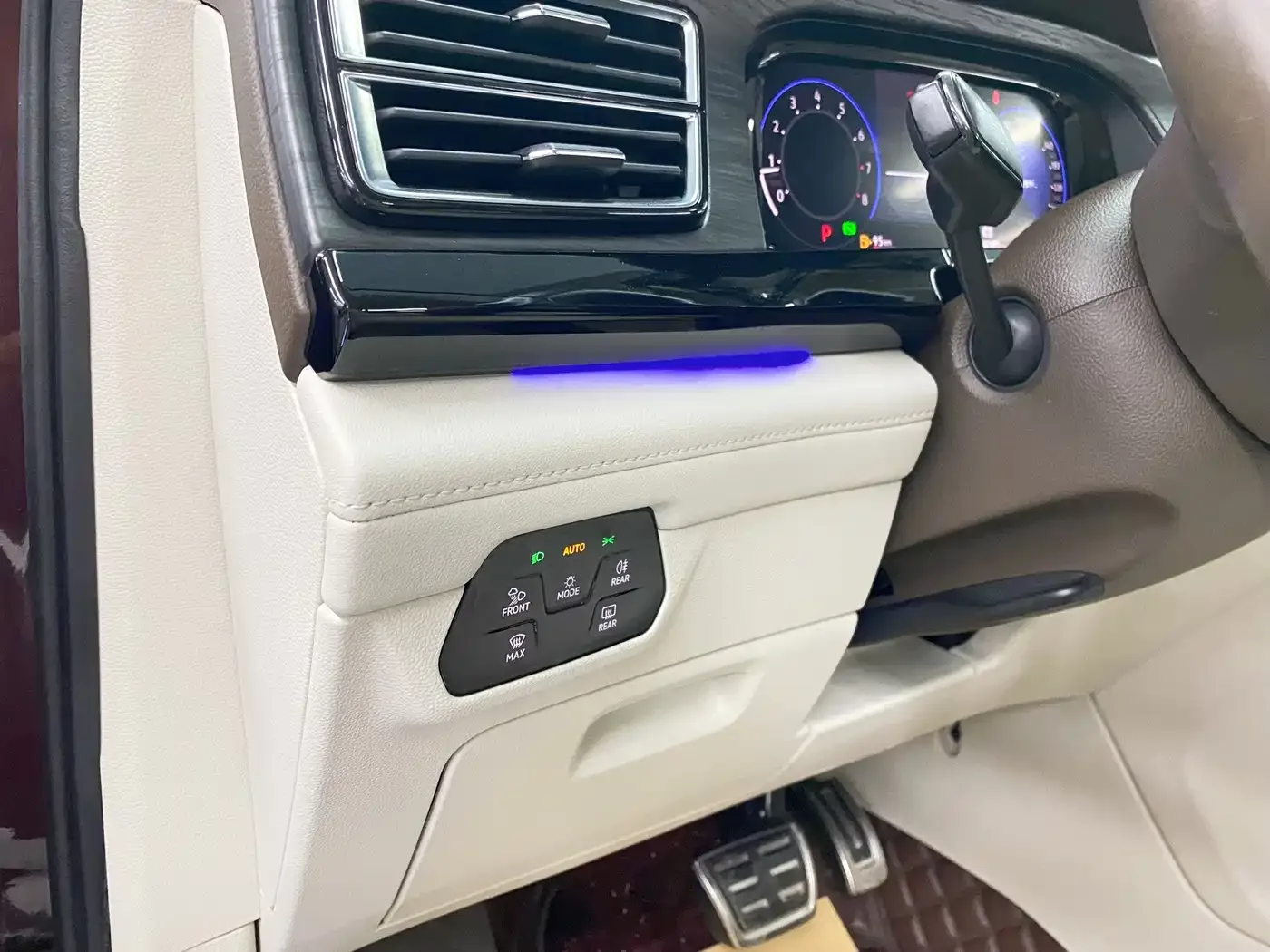 Volkswagen Viloran 2022 380TSI Premium Edition — Фото автомобиля 11