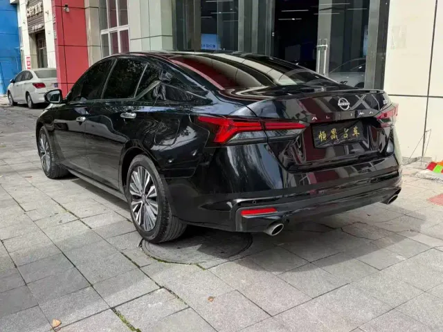 Nissan Teana — Фото автомобиля 4