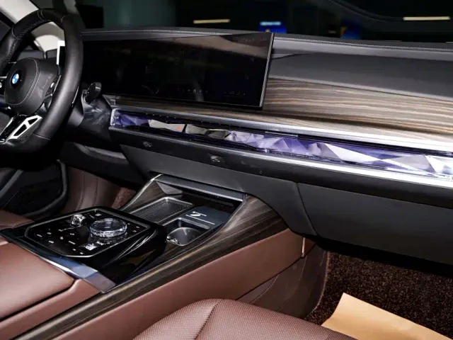 BMW 7 Series — Фото автомобиля 23