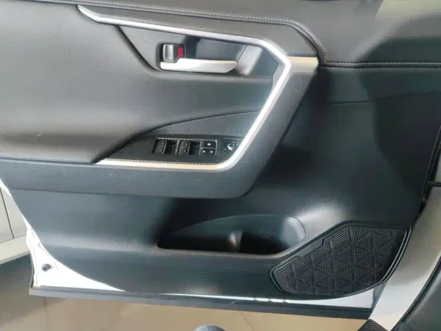 Toyota Wildlander — Фото автомобиля 7
