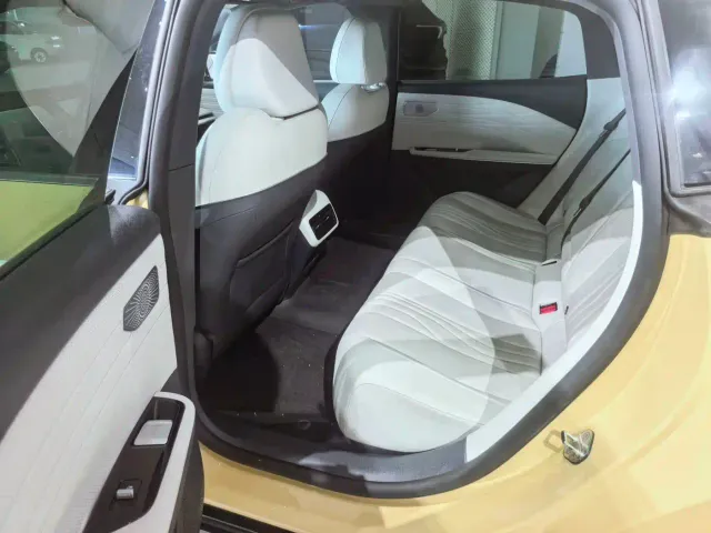 Geely Galaxy E8 — Фото автомобиля 11