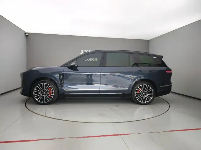 Nio ES8 — Фото автомобиля 4